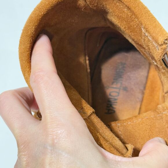 Minnetonka Womens Double Fringe Suede Studded Moccasin Boots Side Zip Sz 7 Tan - Picture 8 of 11